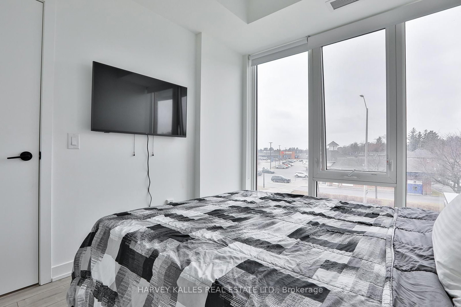 215 Lakeshore Road W, Unit 206 - Photo 16