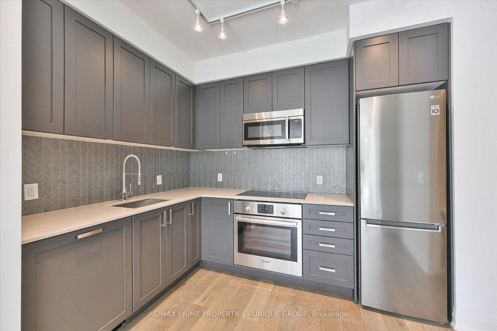 293 The Kingsway, Unit 322 - Photo 11