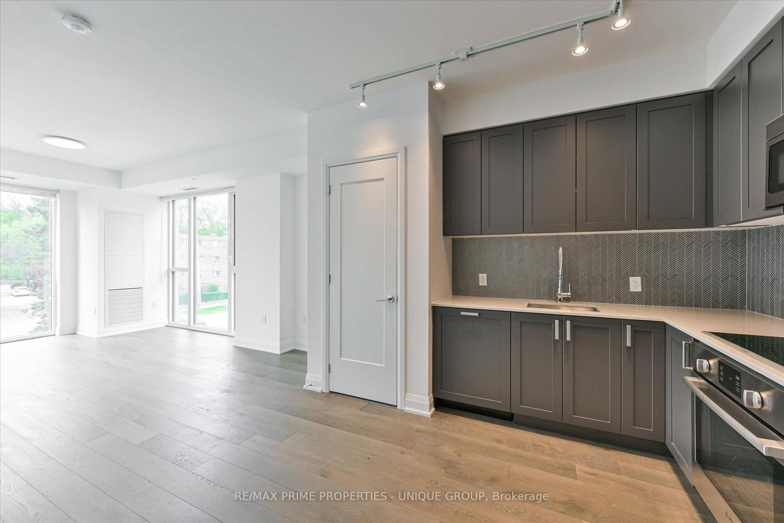 293 The Kingsway, Unit 322 - Photo 9