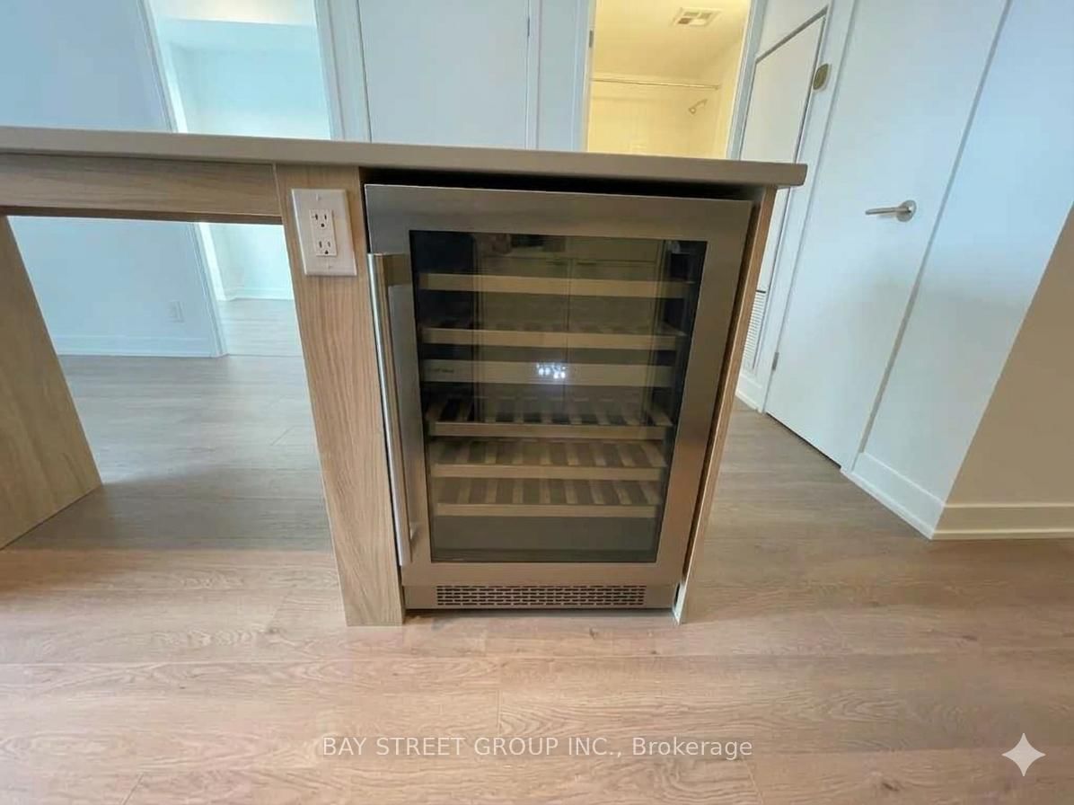 1660 Bloor Street W, Unit 511 - Photo 9