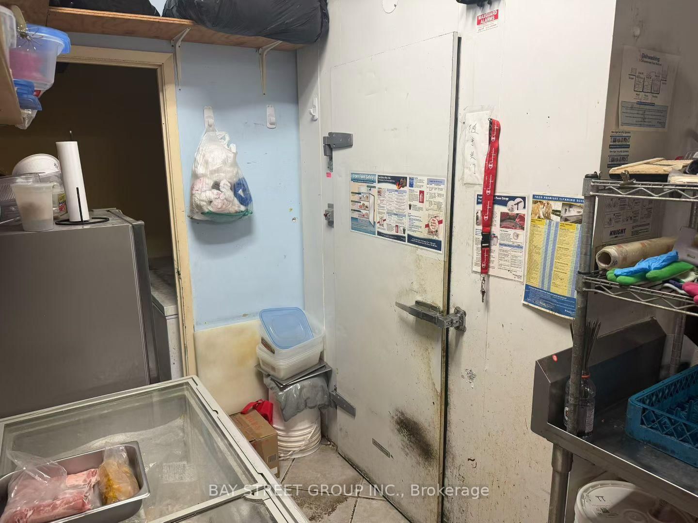 1100 Dundas Street W, Unit 9 - Photo 8