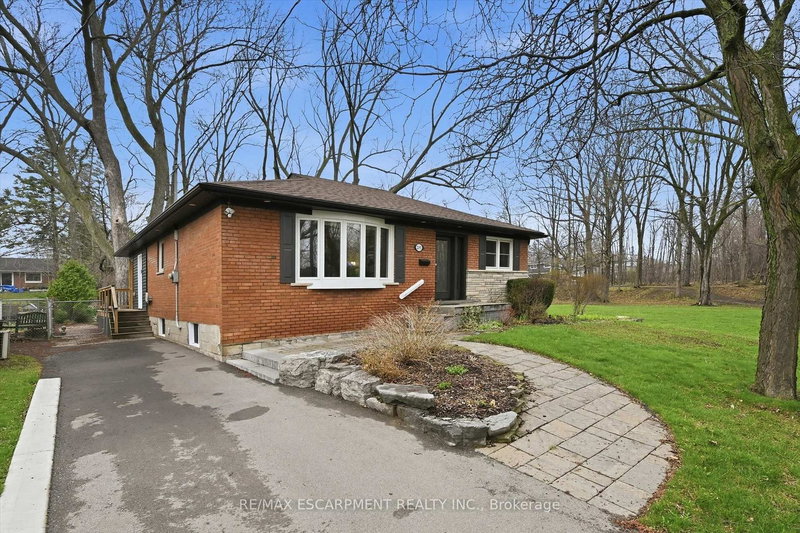 2191 Mount Royal Ave, Burlington, L7P 1R7 | Image 3