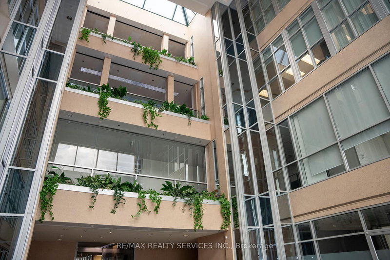 401 - 989 Derry Rd, Mississauga, L5T 2J8 | Image 3