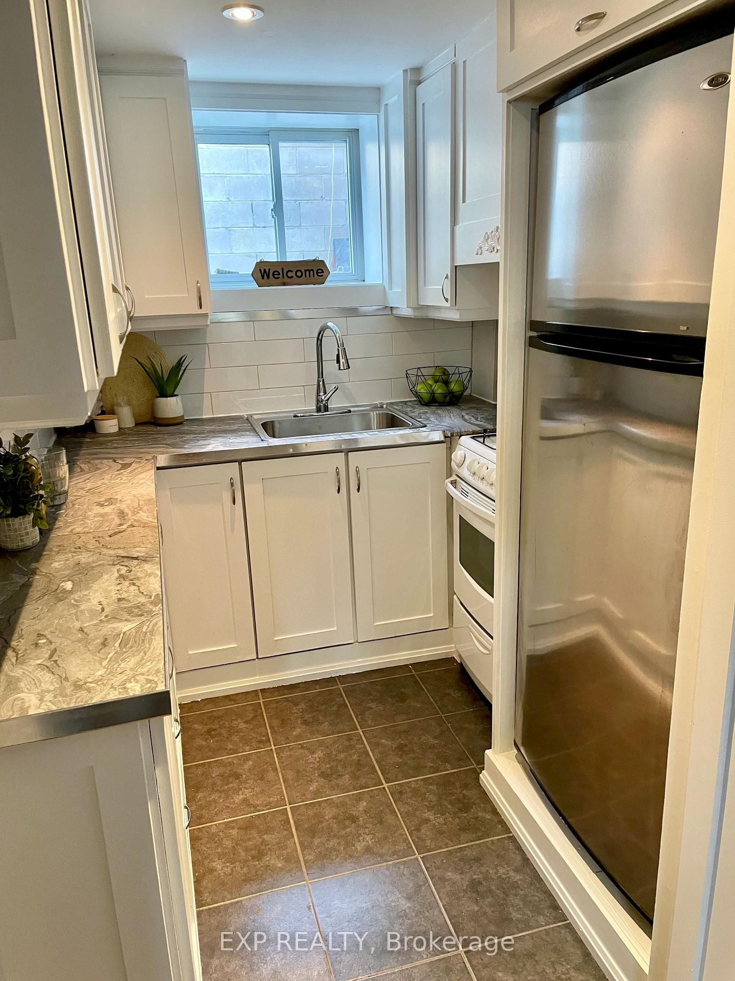 525 Old Weston Road, Unit LOWER - Photo 9