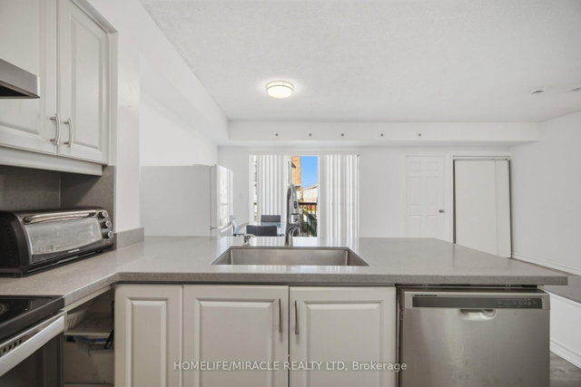 2002 - 3049 Finch Avenue W