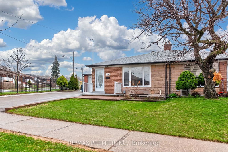 39 Hucknall Rd, Toronto, M3J 1V7 | Image 3