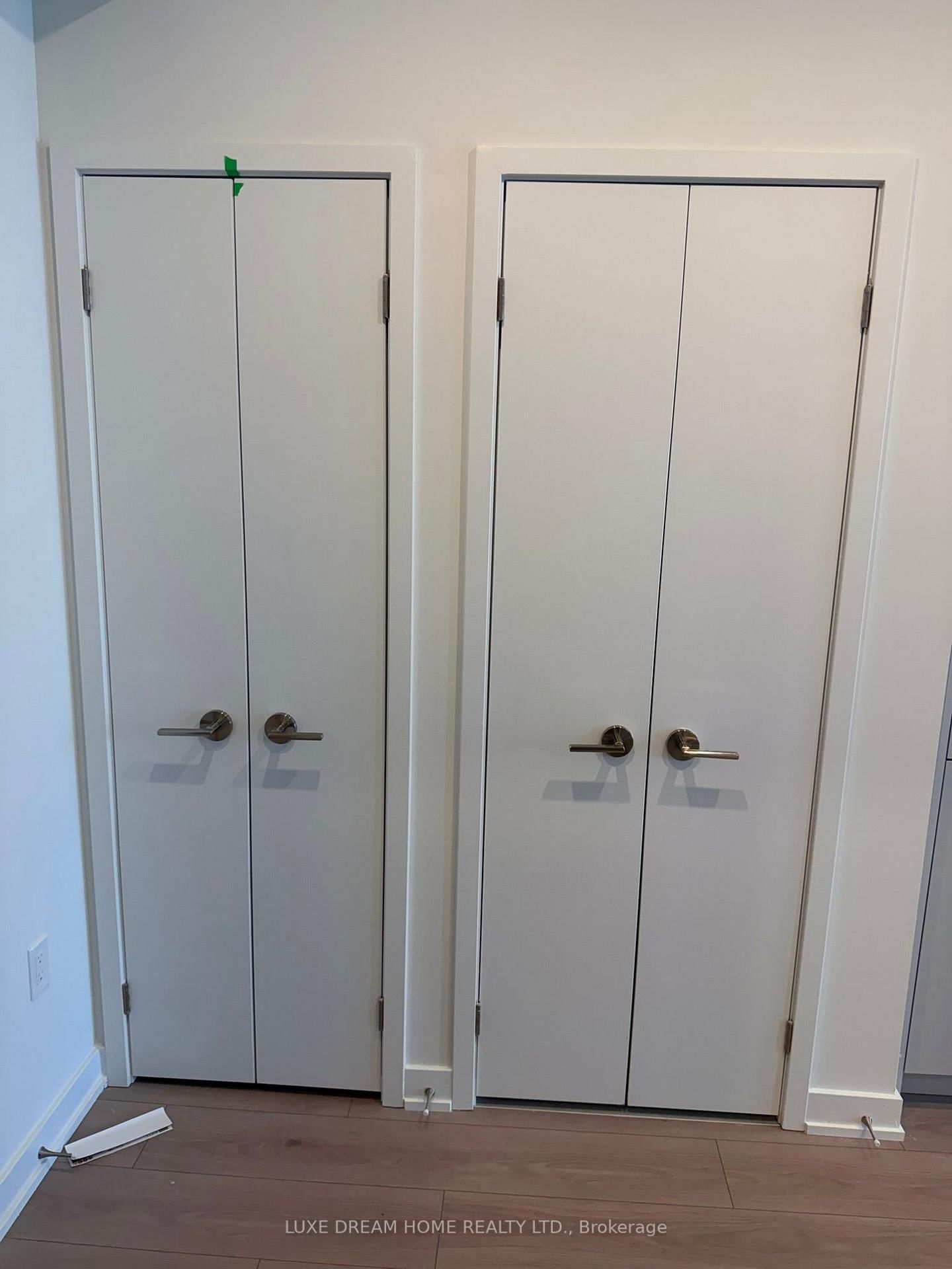 1 Fairview Road E, Unit 2405 - Photo 12