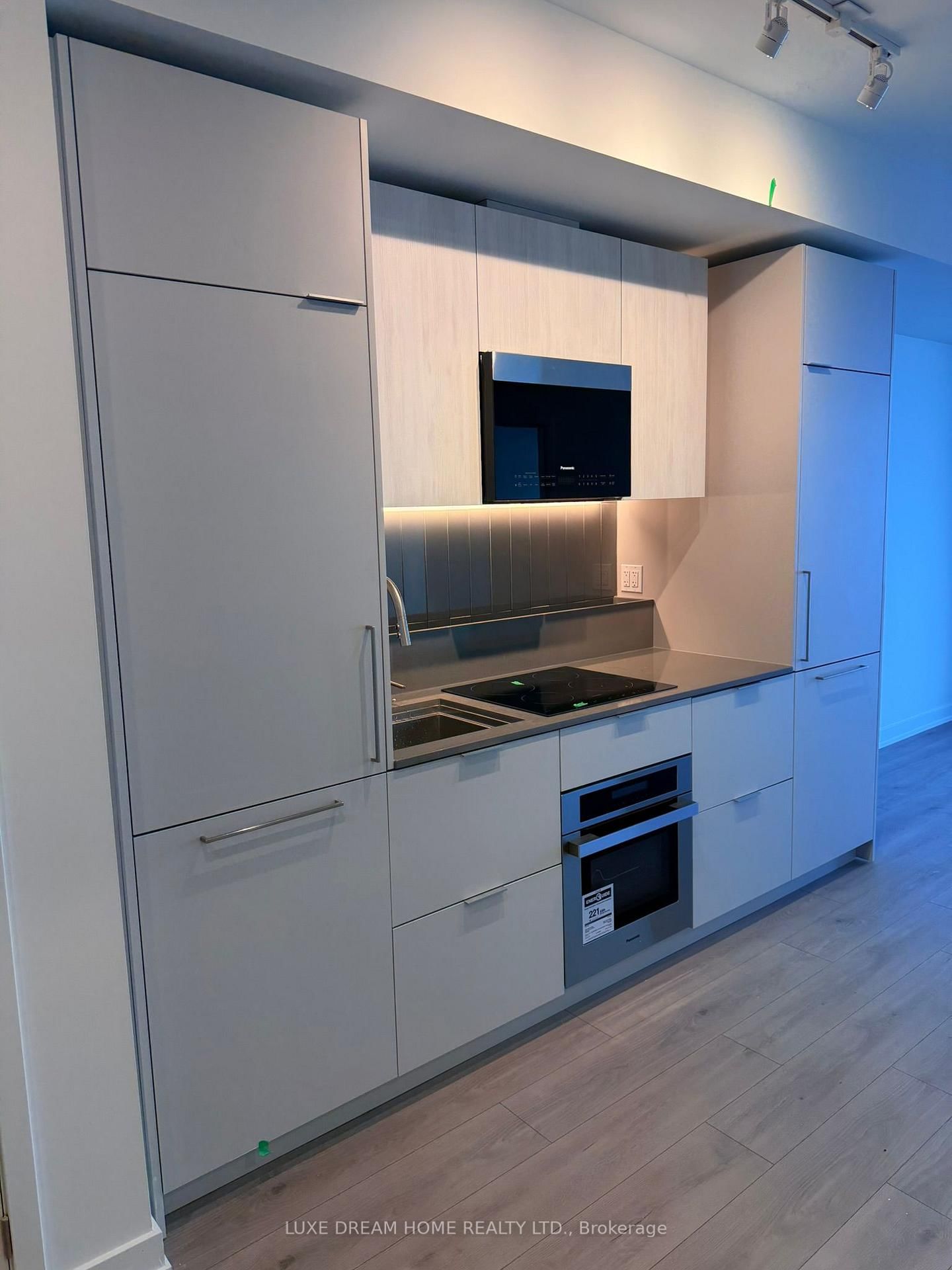 1 Fairview Road E, Unit 2405 - Photo 5