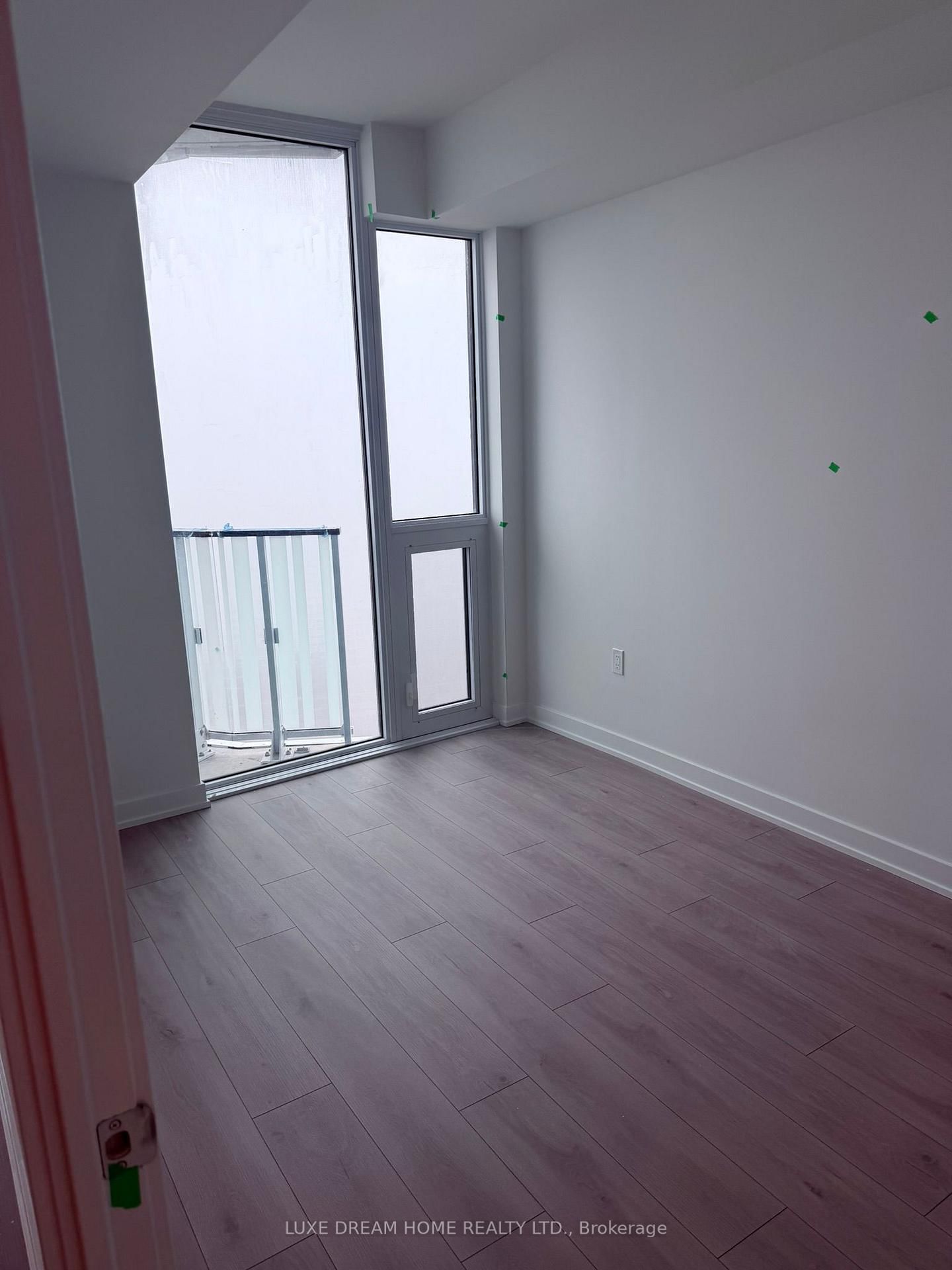 1 Fairview Road E, Unit 2405 - Photo 8