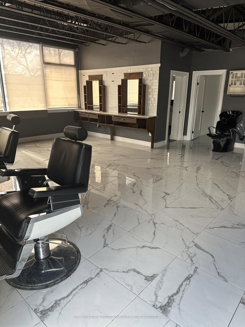 2 - 112 Lakeshore Rd E, Mississauga, L5G 1E3 | Image 2