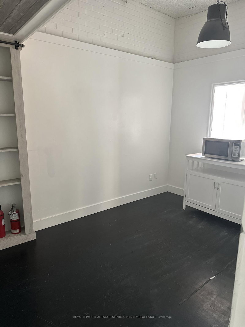 2 - 112 Lakeshore Rd E, Mississauga, L5G 1E3 | Image 3