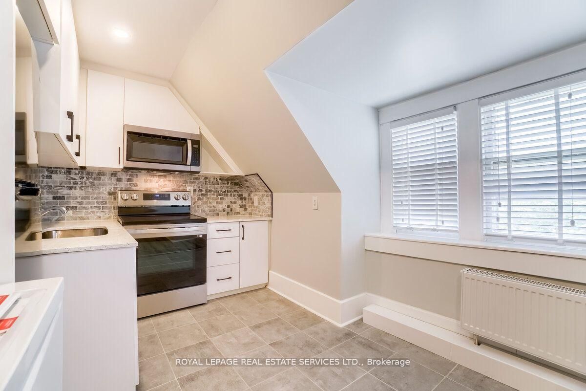 31 Tyndall Avenue • Toronto, ON photo 28