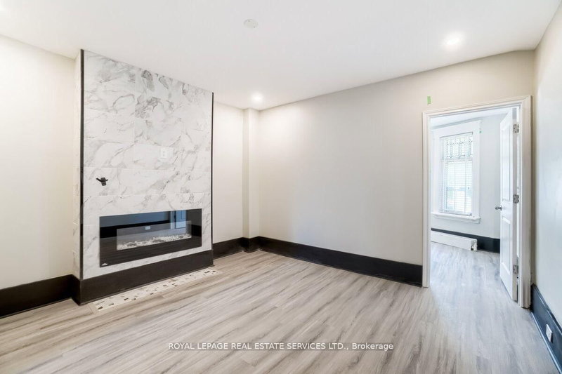 31 Tyndall Ave, Toronto, M6K 2E9 | Image 3