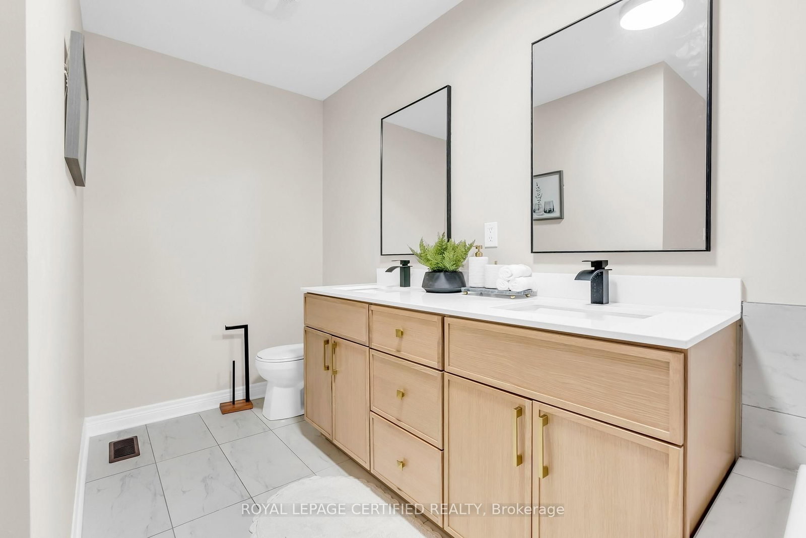 Detached House for sale at 461 Downes Jackson Heights, Milton, Ontario, L9T 8V7 - Harrison - MLS: W13014334