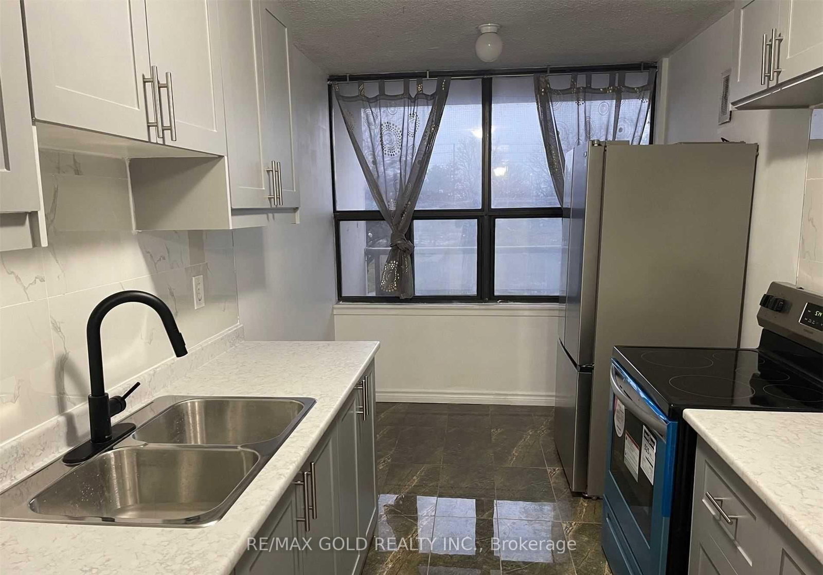 4 King Cross Road, Unit 307 - Photo 3