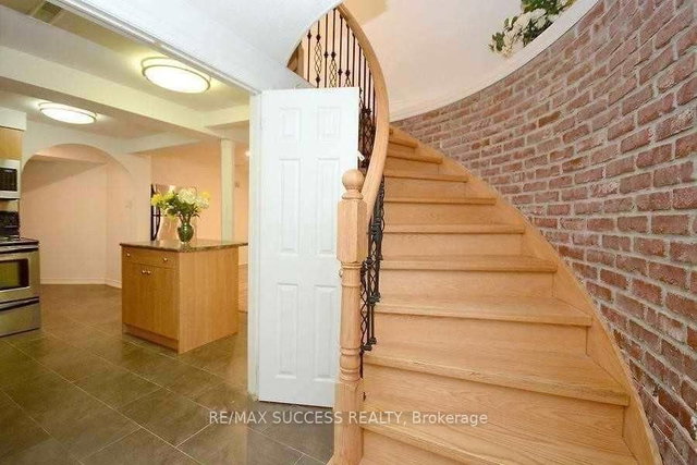 422 Silverthorne Crescent