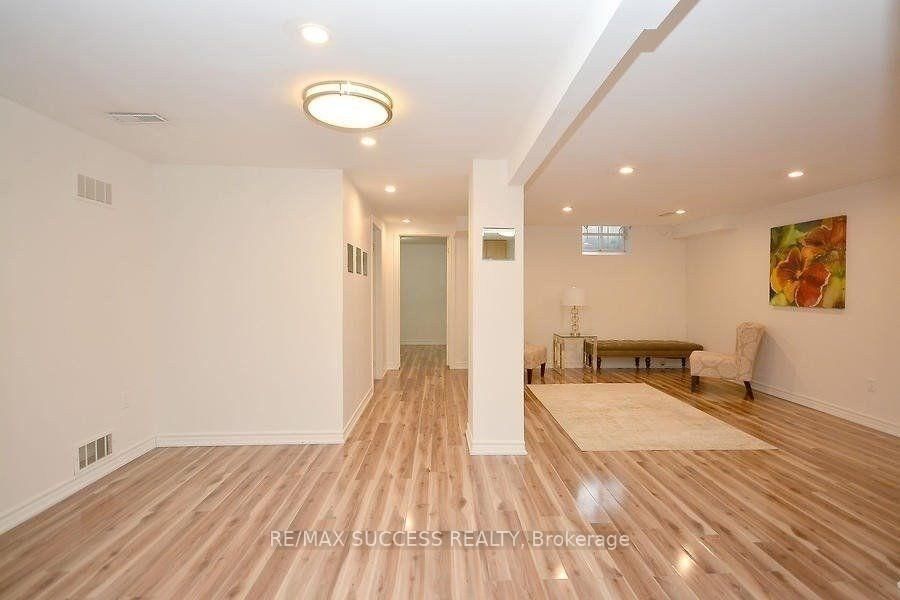 422 Silverthorne Crescent - Photo 4