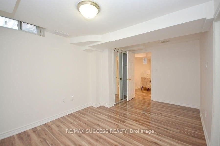 422 Silverthorne Crescent - Photo 6