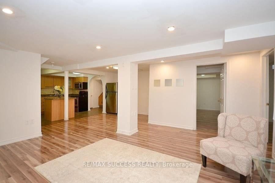 422 Silverthorne Crescent - Photo 8