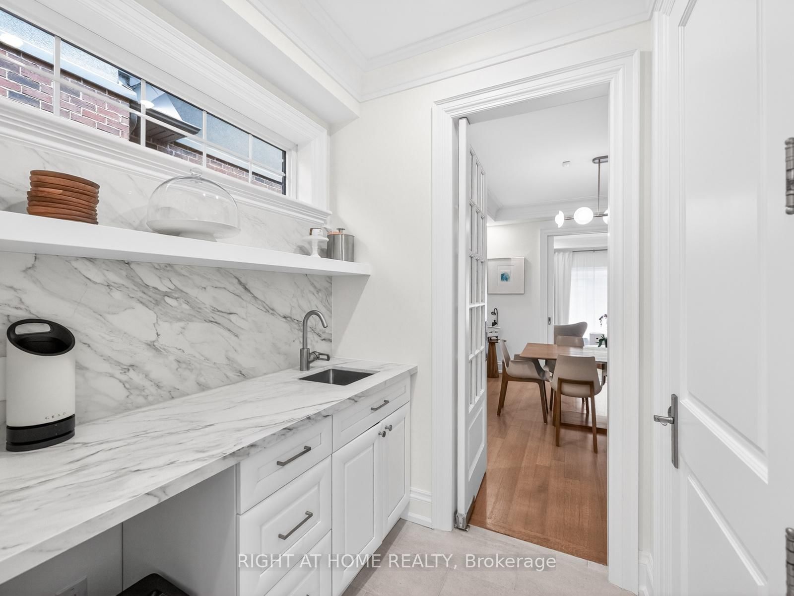 Detached House for sale at 36 Gardenvale Road, Toronto, Ontario, M8Z 4B9 - Stonegate-Queensway - MLS: W13014556