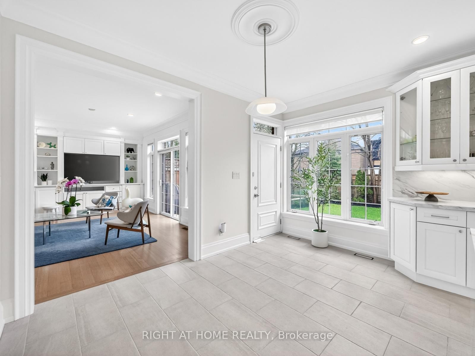 Detached House for sale at 36 Gardenvale Road, Toronto, Ontario, M8Z 4B9 - Stonegate-Queensway - MLS: W13014556