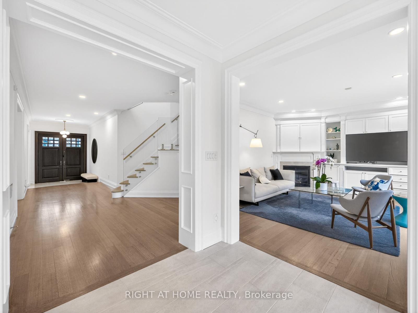 Detached House for sale at 36 Gardenvale Road, Toronto, Ontario, M8Z 4B9 - Stonegate-Queensway - MLS: W13014556