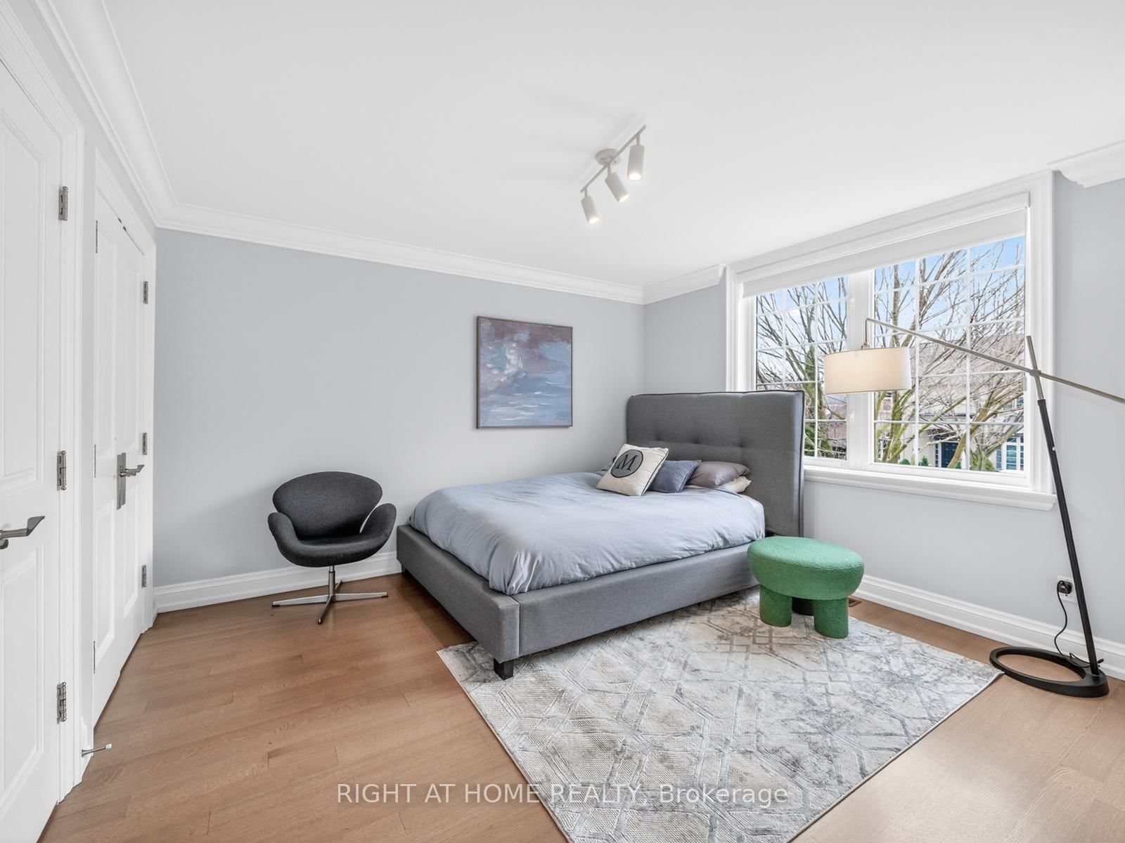 Detached House for sale at 36 Gardenvale Road, Toronto, Ontario, M8Z 4B9 - Stonegate-Queensway - MLS: W13014556