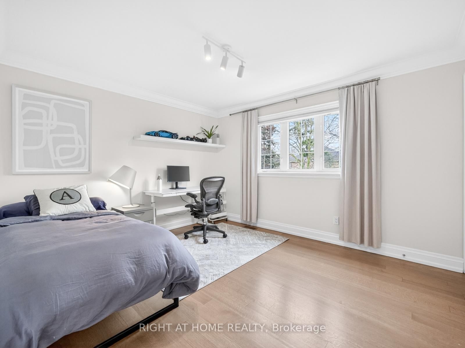 Detached House for sale at 36 Gardenvale Road, Toronto, Ontario, M8Z 4B9 - Stonegate-Queensway - MLS: W13014556