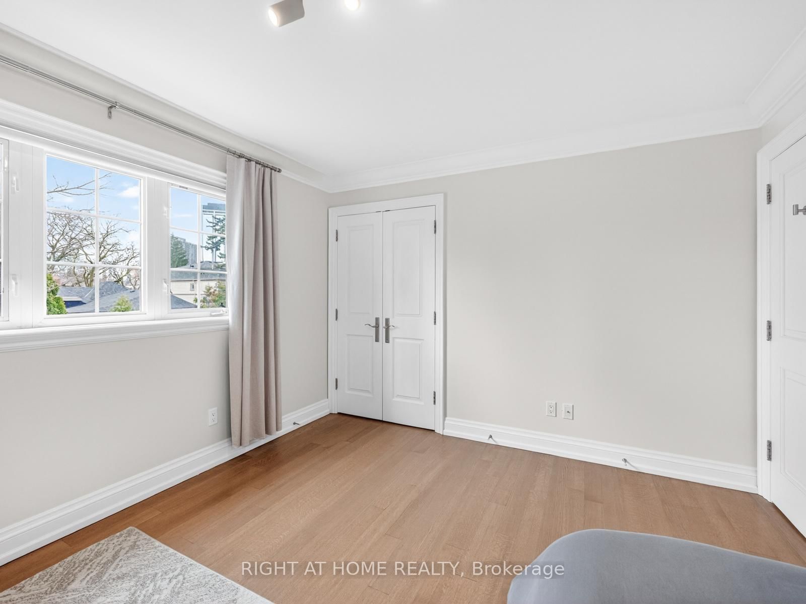 Detached House for sale at 36 Gardenvale Road, Toronto, Ontario, M8Z 4B9 - Stonegate-Queensway - MLS: W13014556