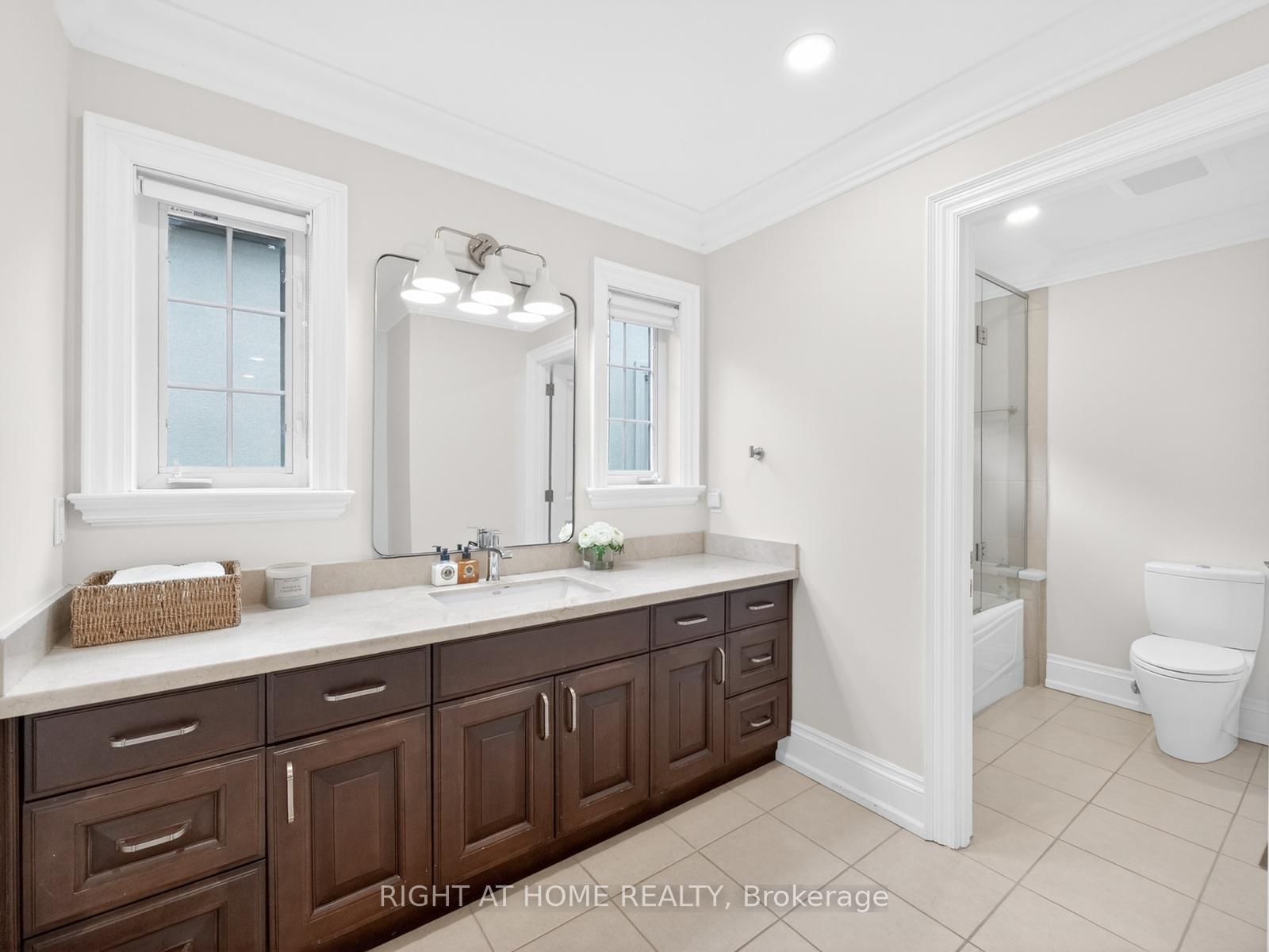 Detached House for sale at 36 Gardenvale Road, Toronto, Ontario, M8Z 4B9 - Stonegate-Queensway - MLS: W13014556