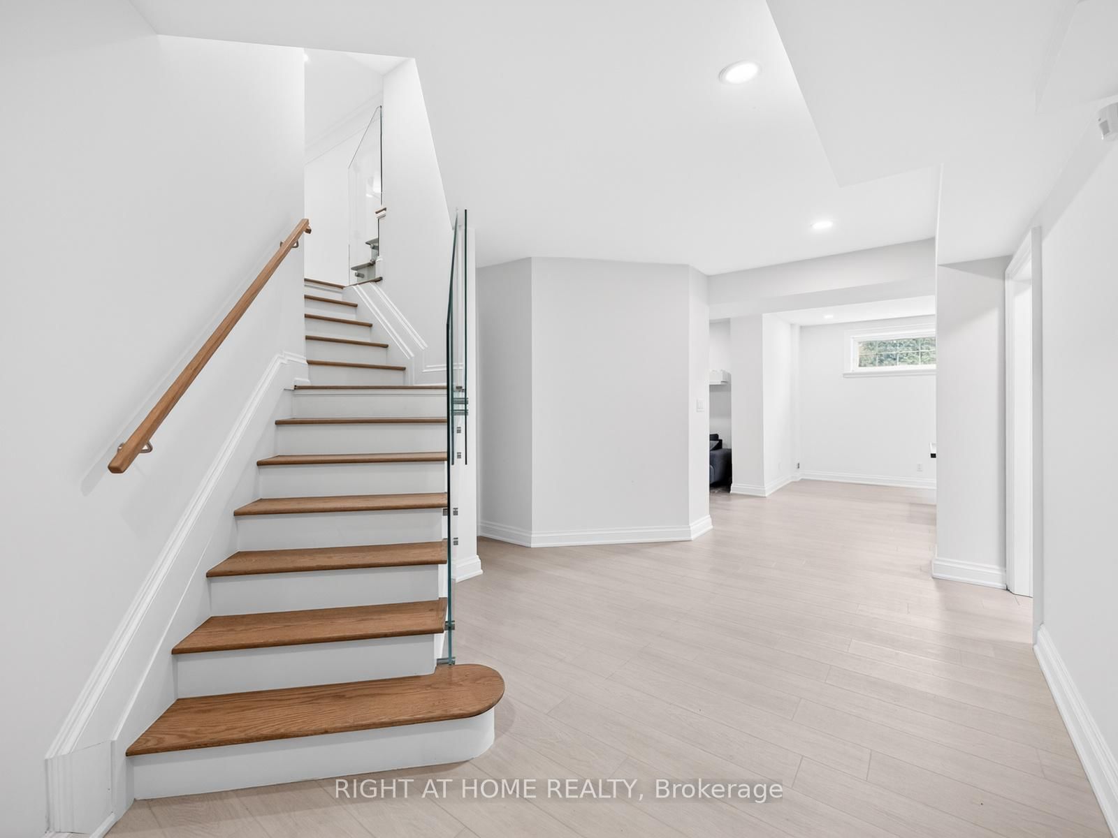 Detached House for sale at 36 Gardenvale Road, Toronto, Ontario, M8Z 4B9 - Stonegate-Queensway - MLS: W13014556