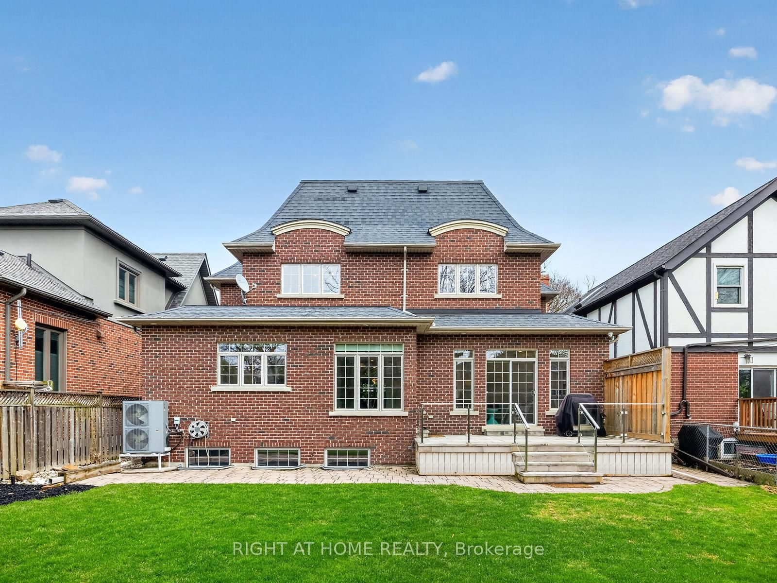 Detached House for sale at 36 Gardenvale Road, Toronto, Ontario, M8Z 4B9 - Stonegate-Queensway - MLS: W13014556
