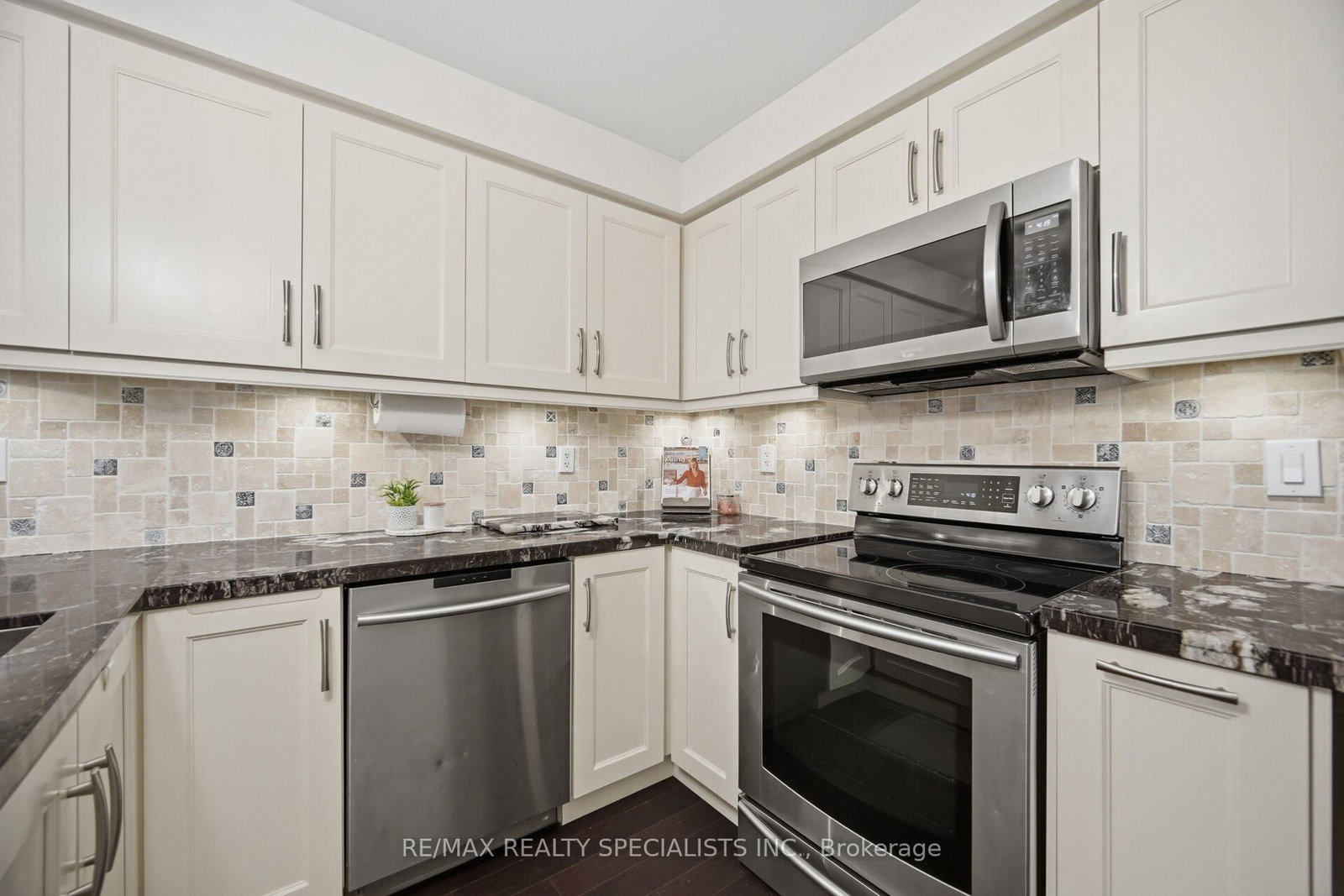 Townhouse for sale at 932 Sprague Place, Milton, Ontario, L9T 0K8 - Coates - MLS: W13014586