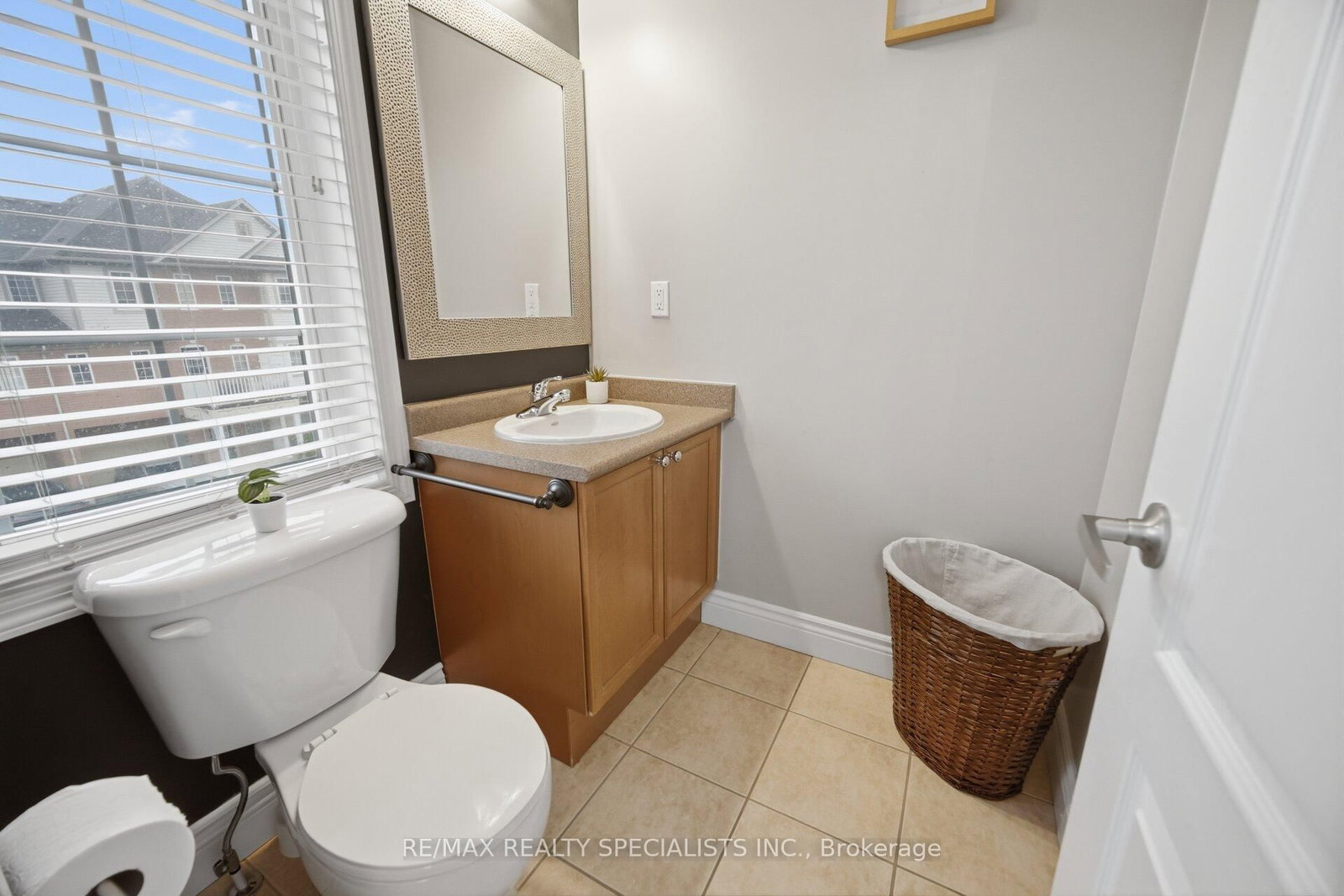 Townhouse for sale at 932 Sprague Place, Milton, Ontario, L9T 0K8 - Coates - MLS: W13014586