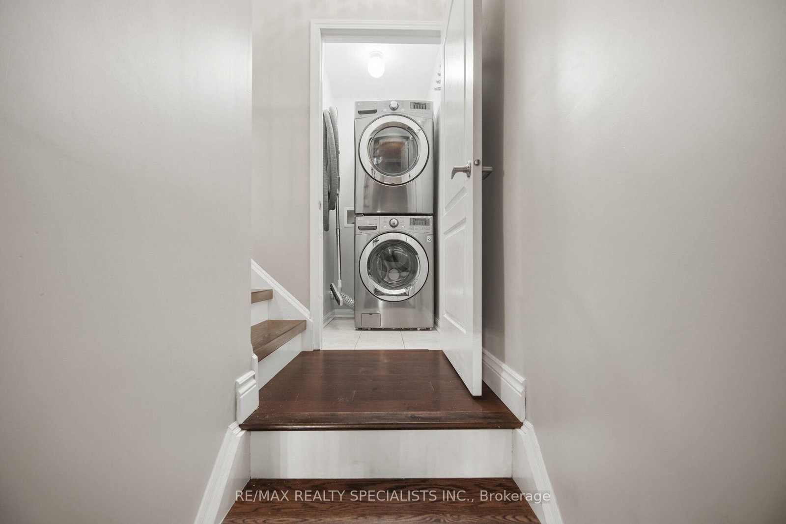 932 Sprague Place - Photo 37