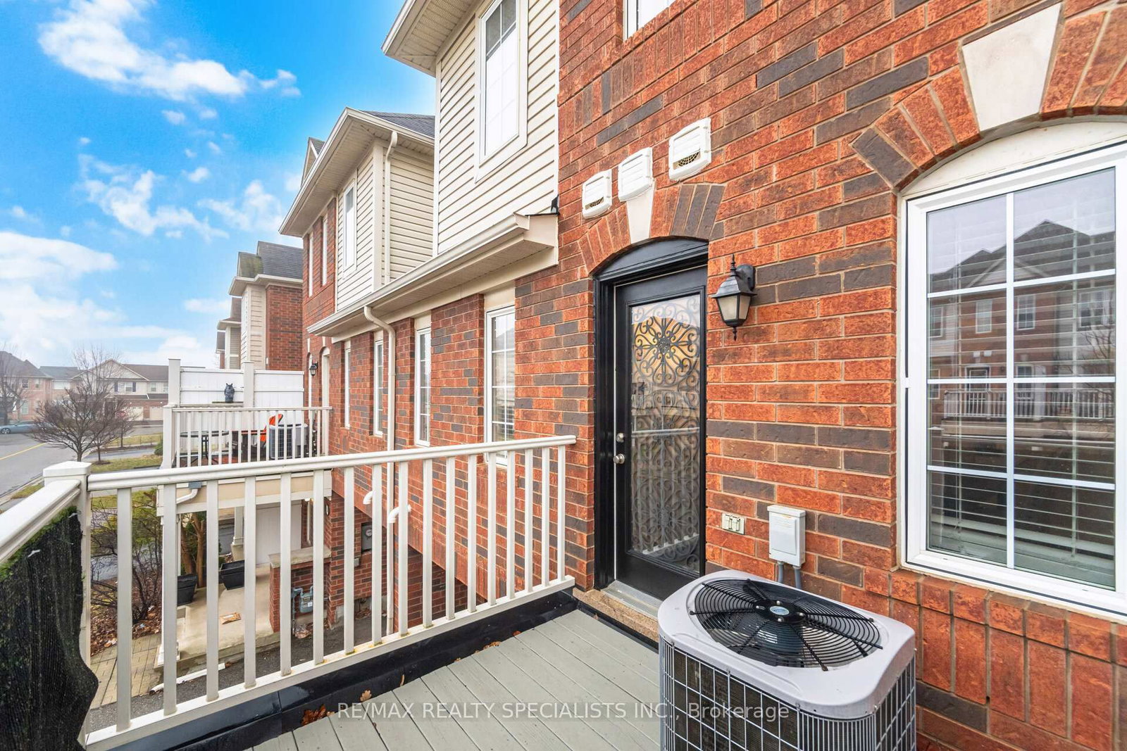 Townhouse for sale at 932 Sprague Place, Milton, Ontario, L9T 0K8 - Coates - MLS: W13014586