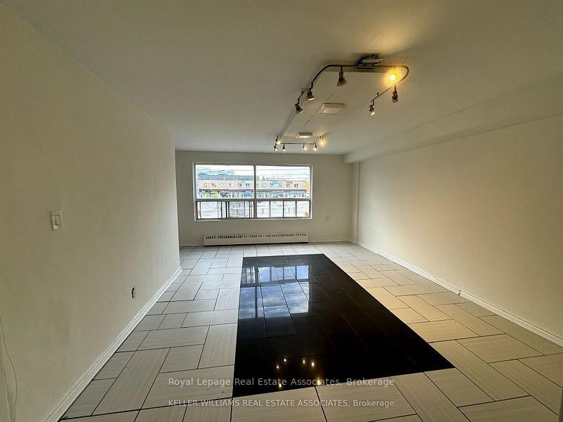 3071 Hurontario Street, Unit 1 - Photo 2