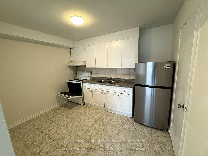 3071 Hurontario Street, Unit 1 - Photo 5