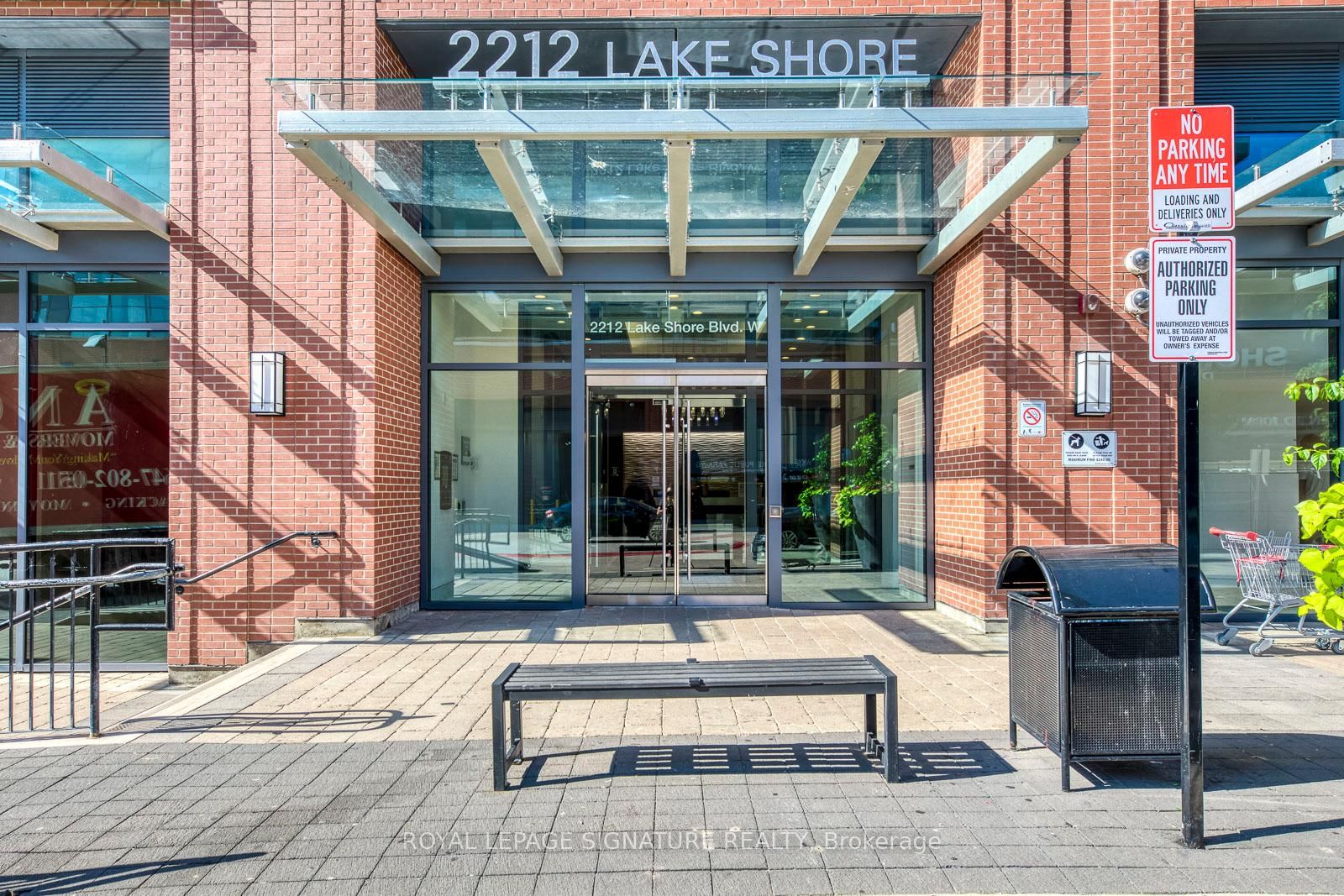 2212 Lake Shore Boulevard W, Unit 1907 - Photo 2