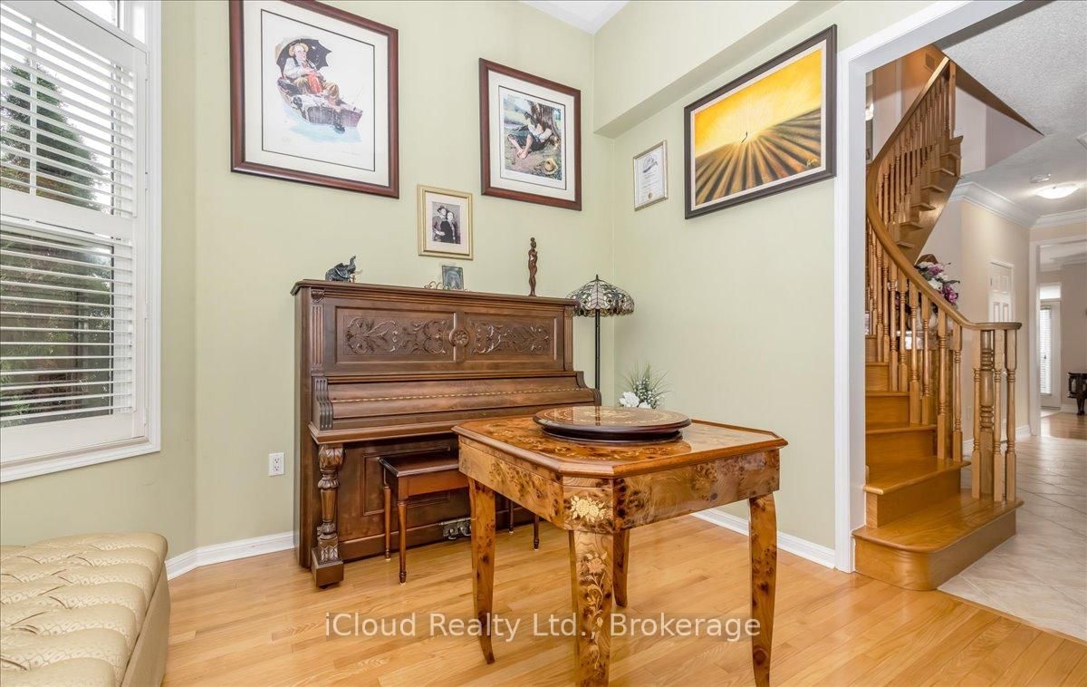 Detached House for sale at 625 Laughren Crescent, Milton, Ontario, L9T 0G6 - Coates - MLS: W13014836