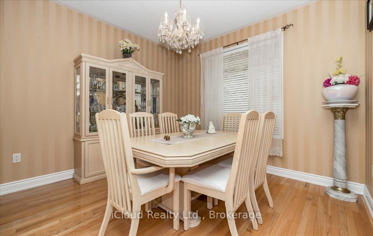 Detached House for sale at 625 Laughren Crescent, Milton, Ontario, L9T 0G6 - Coates - MLS: W13014836