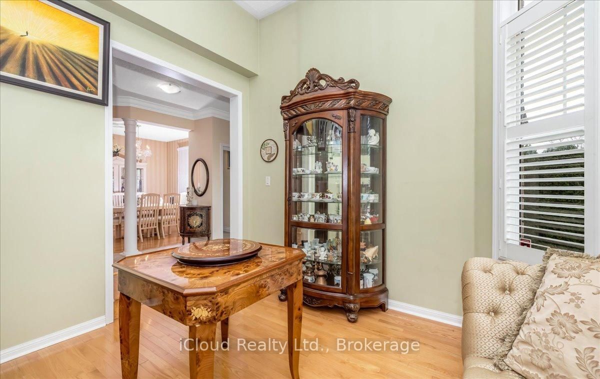 Detached House for sale at 625 Laughren Crescent, Milton, Ontario, L9T 0G6 - Coates - MLS: W13014836