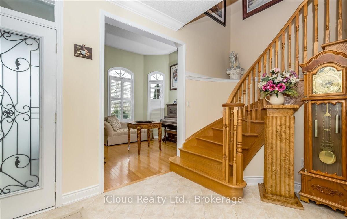 Detached House for sale at 625 Laughren Crescent, Milton, Ontario, L9T 0G6 - Coates - MLS: W13014836