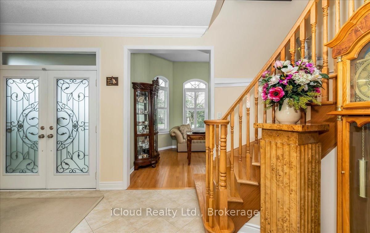 Detached House for sale at 625 Laughren Crescent, Milton, Ontario, L9T 0G6 - Coates - MLS: W13014836