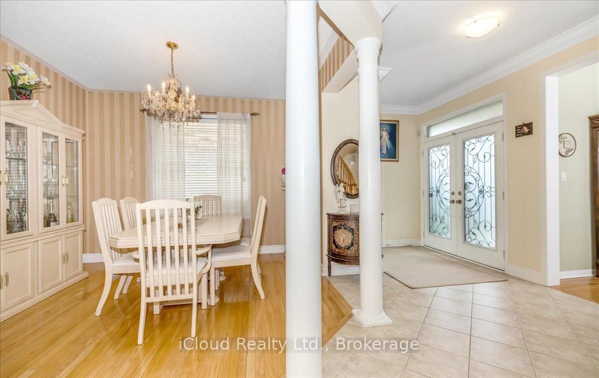 Detached House for sale at 625 Laughren Crescent, Milton, Ontario, L9T 0G6 - Coates - MLS: W13014836