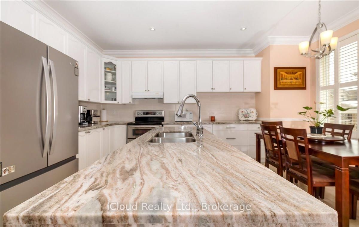 Detached House for sale at 625 Laughren Crescent, Milton, Ontario, L9T 0G6 - Coates - MLS: W13014836