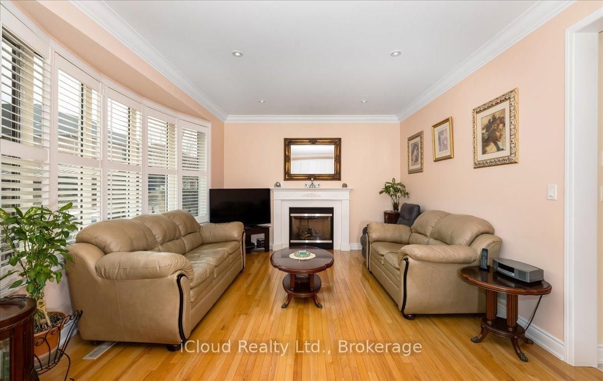 Detached House for sale at 625 Laughren Crescent, Milton, Ontario, L9T 0G6 - Coates - MLS: W13014836