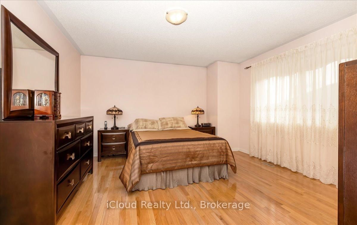 Detached House for sale at 625 Laughren Crescent, Milton, Ontario, L9T 0G6 - Coates - MLS: W13014836