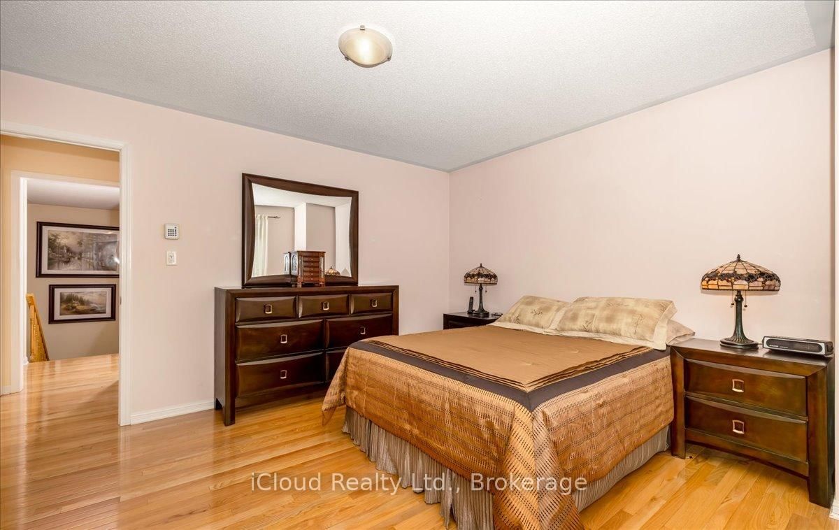 Detached House for sale at 625 Laughren Crescent, Milton, Ontario, L9T 0G6 - Coates - MLS: W13014836