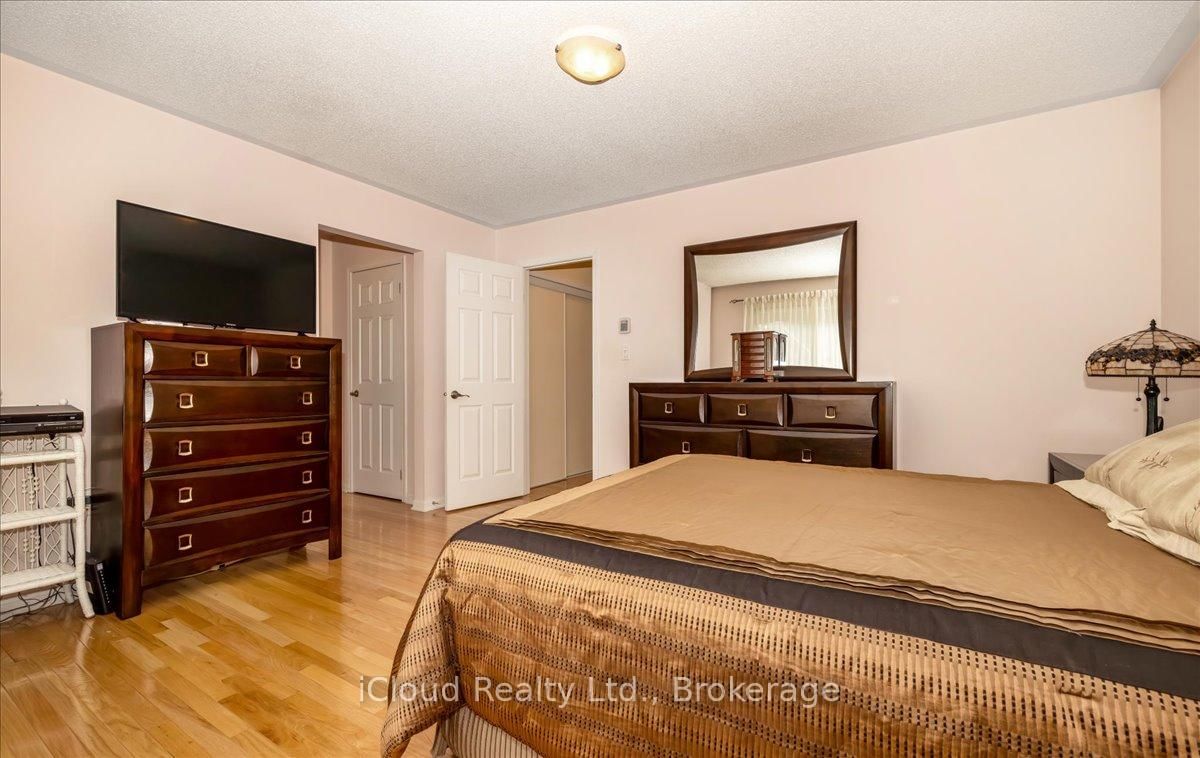 Detached House for sale at 625 Laughren Crescent, Milton, Ontario, L9T 0G6 - Coates - MLS: W13014836